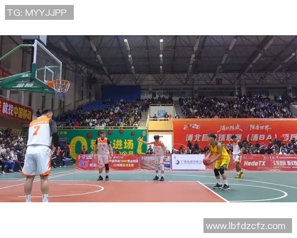 今日焦点战揭幕篮球八卦激烈对决赛场内外热议不断